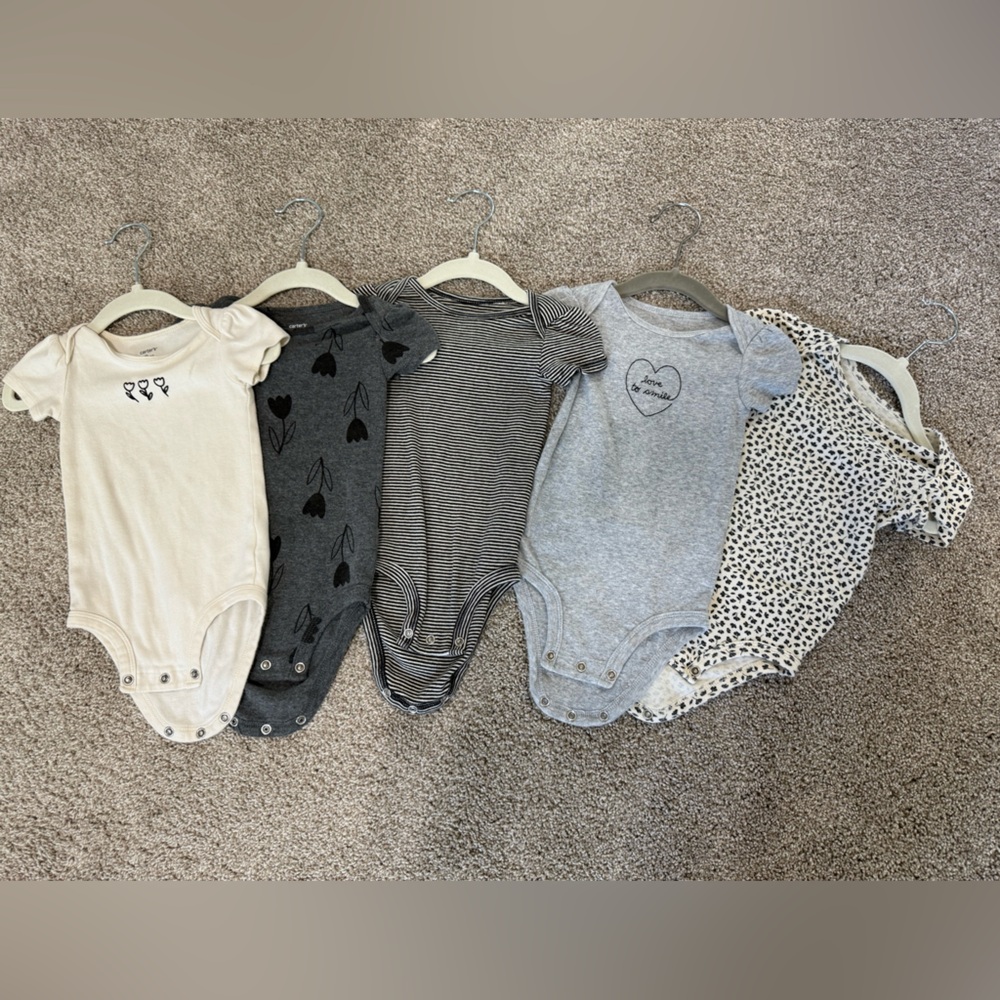 Carter Set of 5 Baby Bodysuits in Neutral Tones